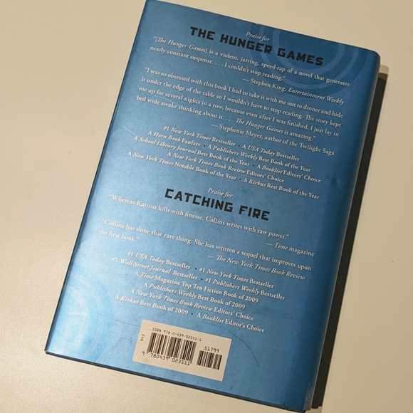 The Hunger Games: Mockingjay hardcover novel - Picture 5 of 5